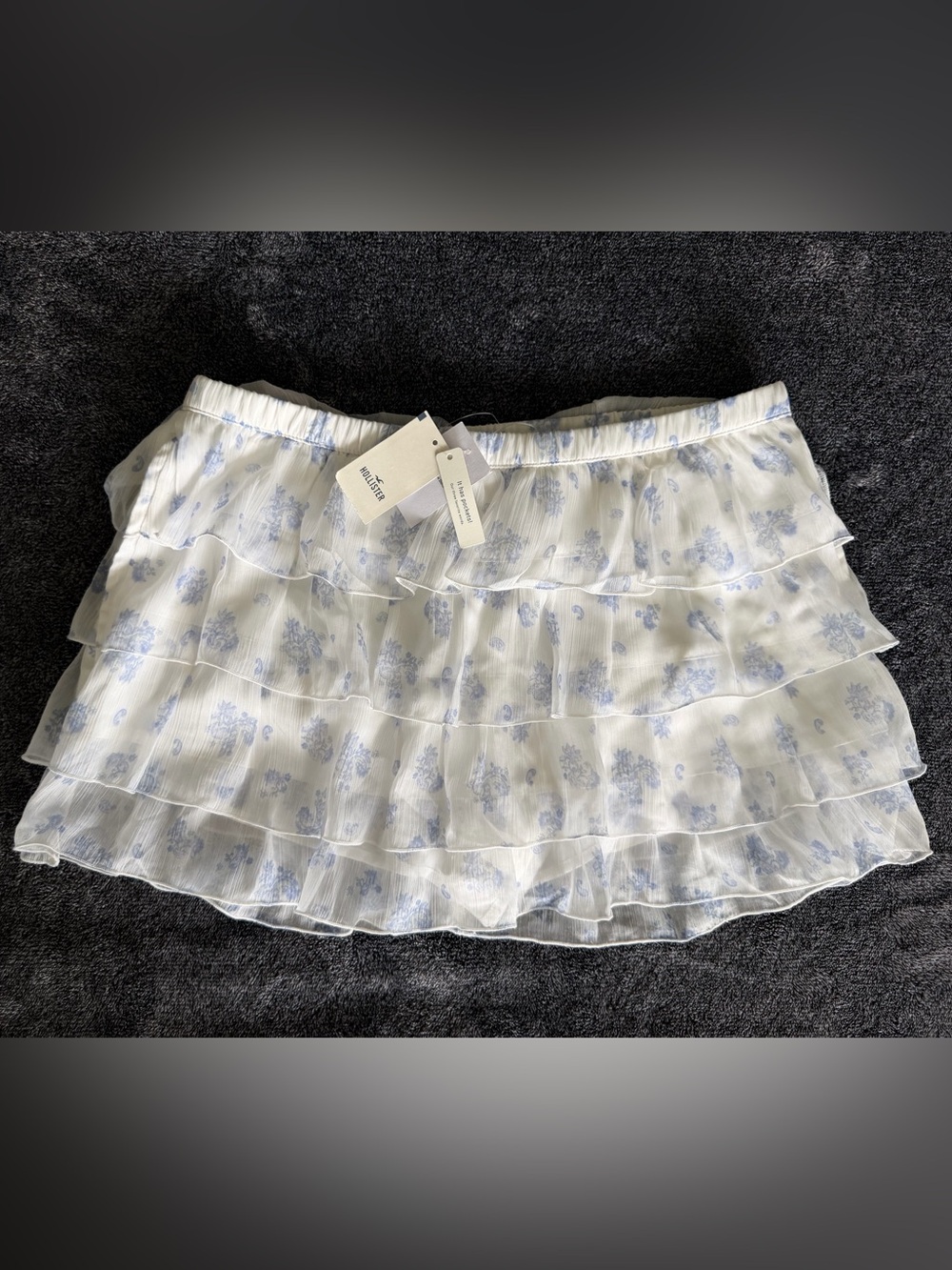 Hollister Women’s Blue/White Floral Smocked Tiered Mini Skort , Size Small, NWT